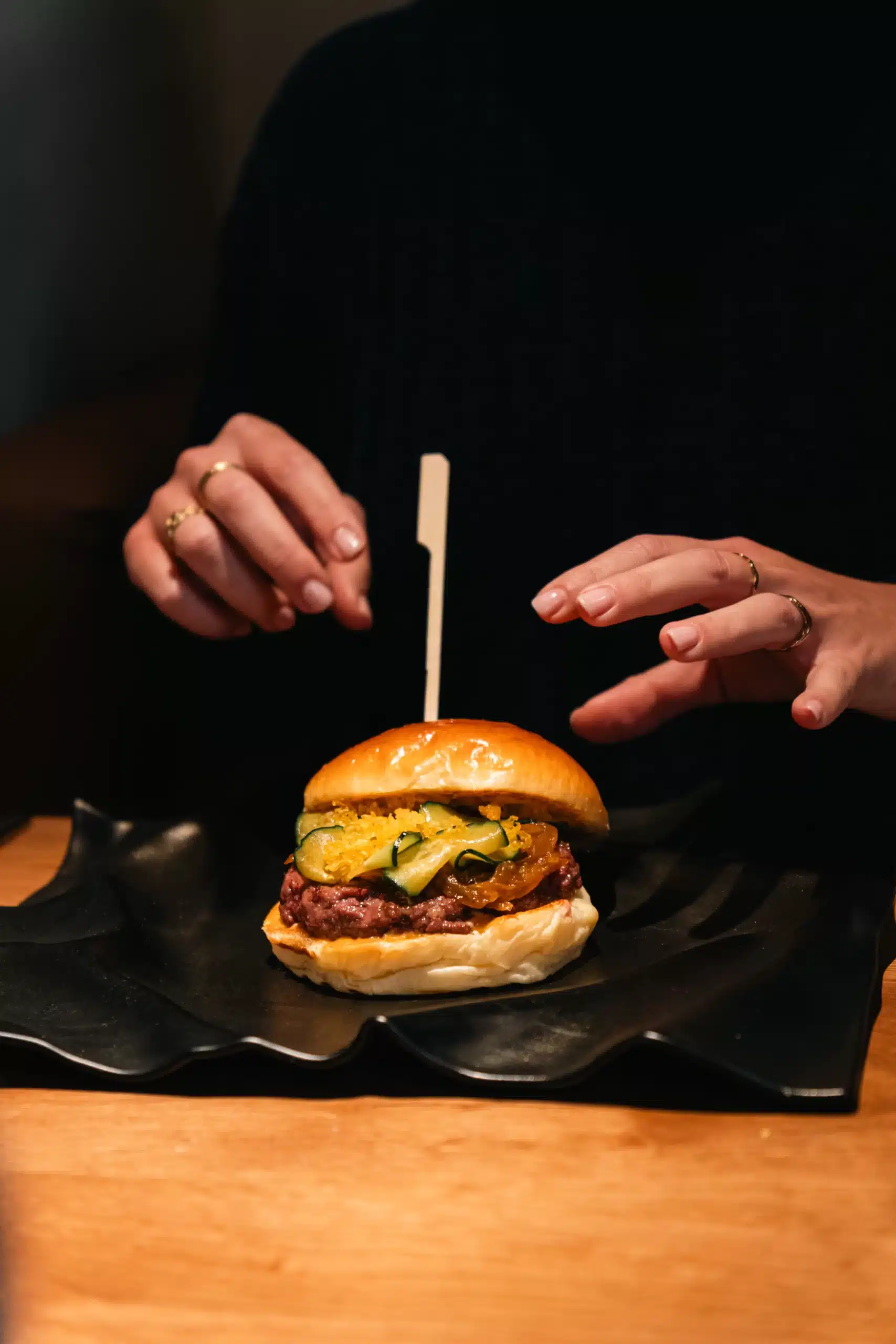 Servicio en mesa de Instinto Carnívoro